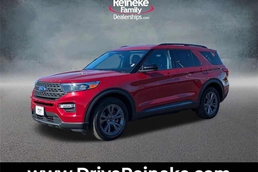 2024 Ford Explorer XLT photo 1