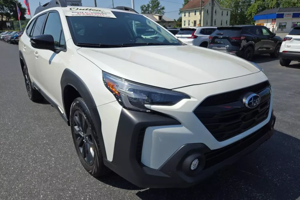 2023 Subaru Outback Onyx Edition photo 1