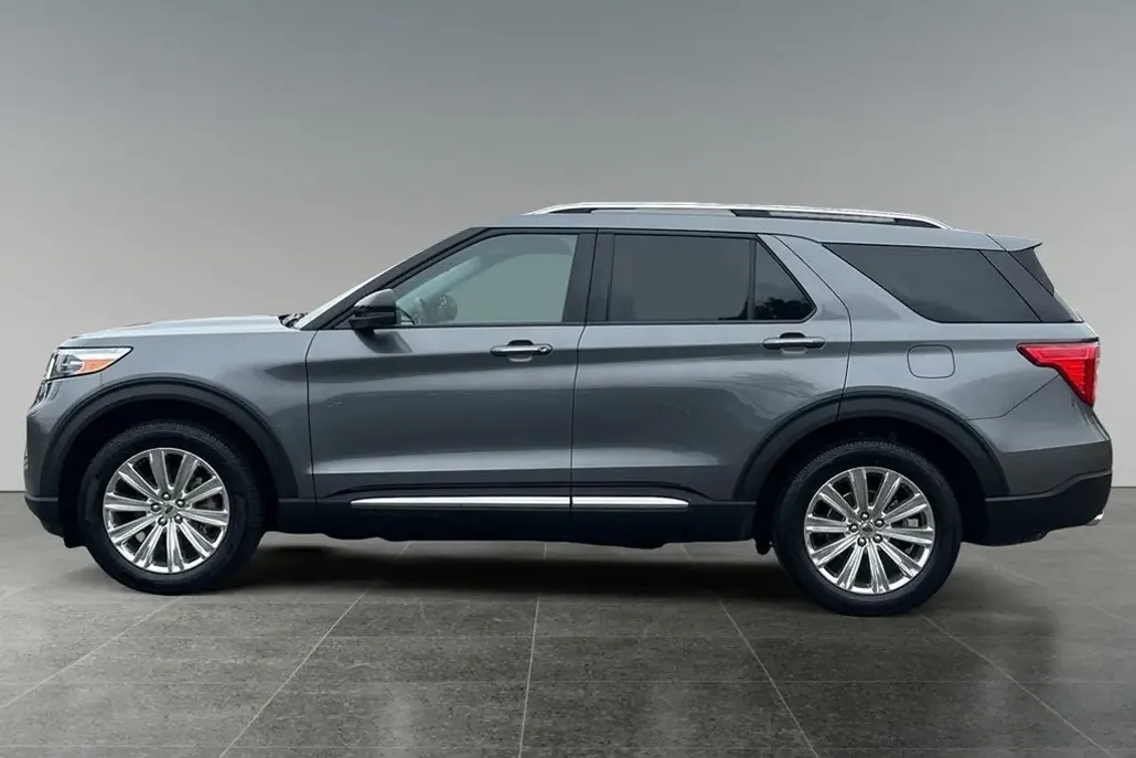2022 Ford Explorer Limited photo 1