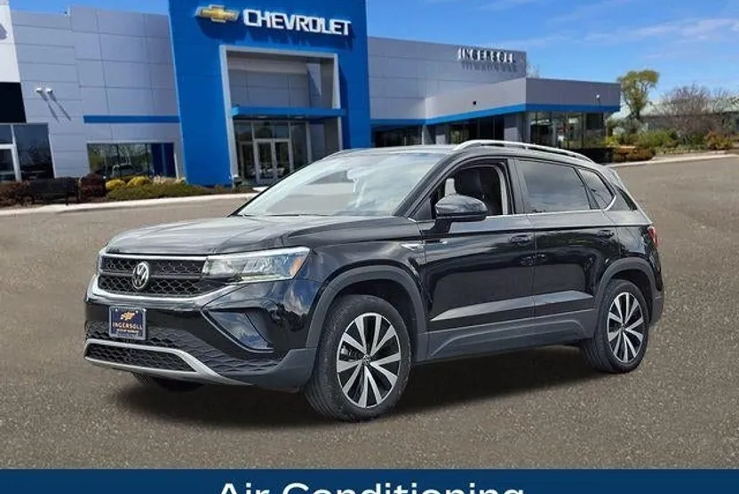 2022 Volkswagen Taos SE photo 1