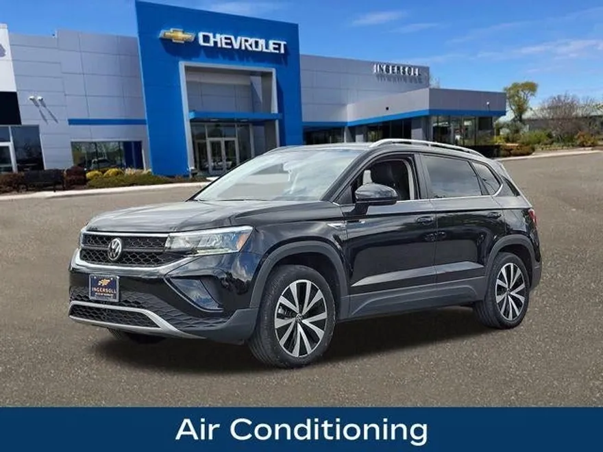 2022 Volkswagen Taos SE photo 1