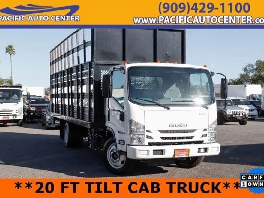 2020 Isuzu NRR photo 1