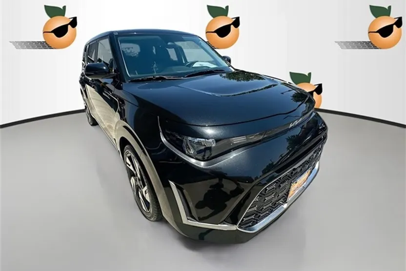 2023 Kia Soul GT-Line photo 1
