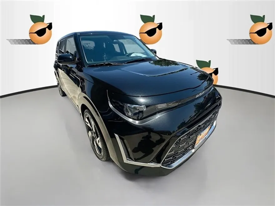 2023 Kia Soul GT-Line photo 1
