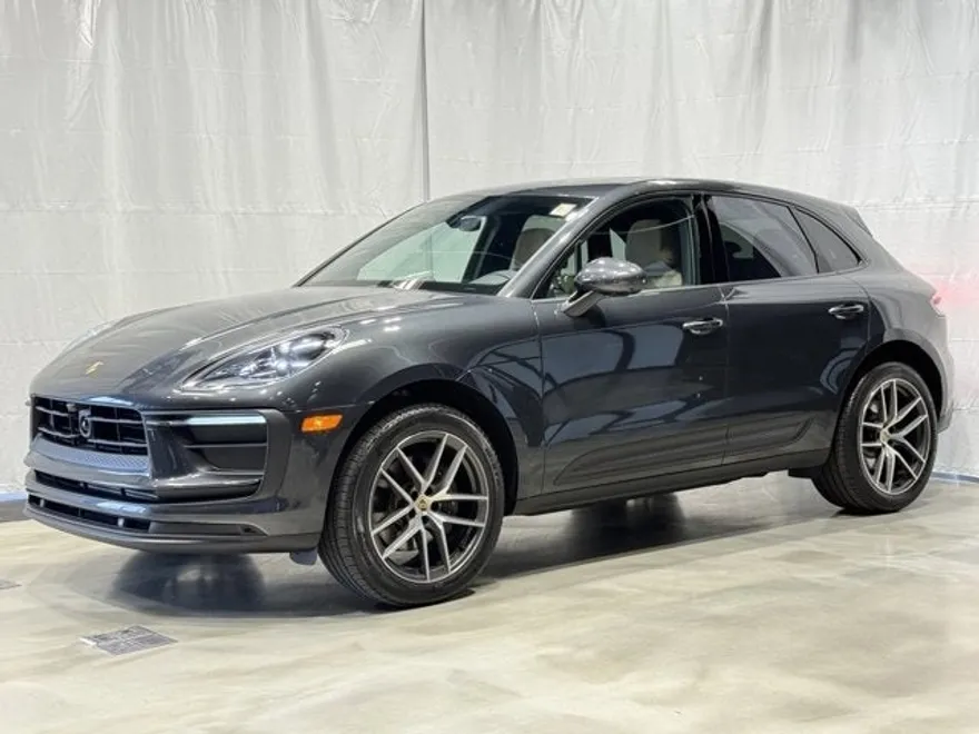 2023 Porsche Macan T photo 1