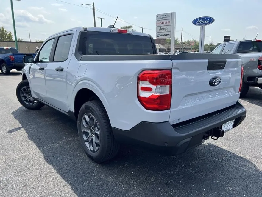 2025 Ford Maverick XLT photo 1