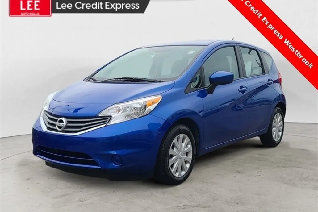 2016 Nissan Versa Note SV photo 1