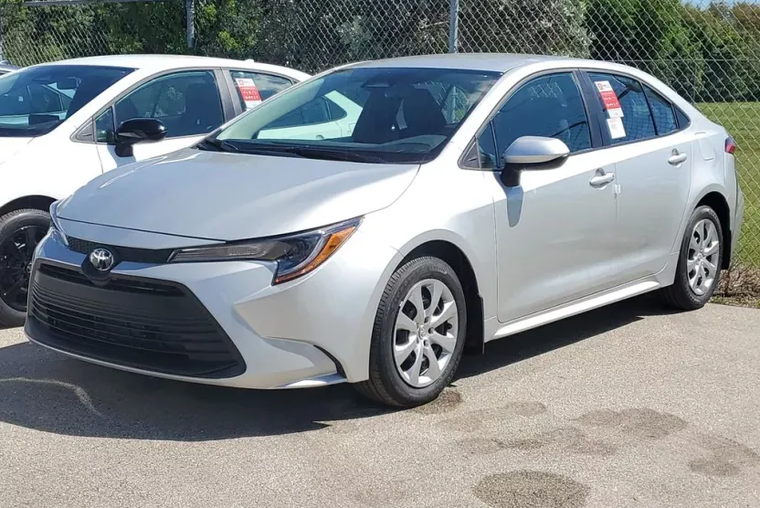 2026 Toyota Corolla LE photo 1
