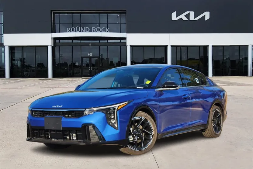 2025 Kia K4 GT-Line photo 1