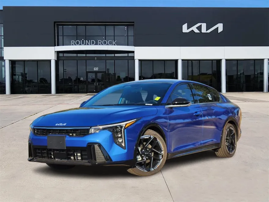 2025 Kia K4 GT-Line photo 1