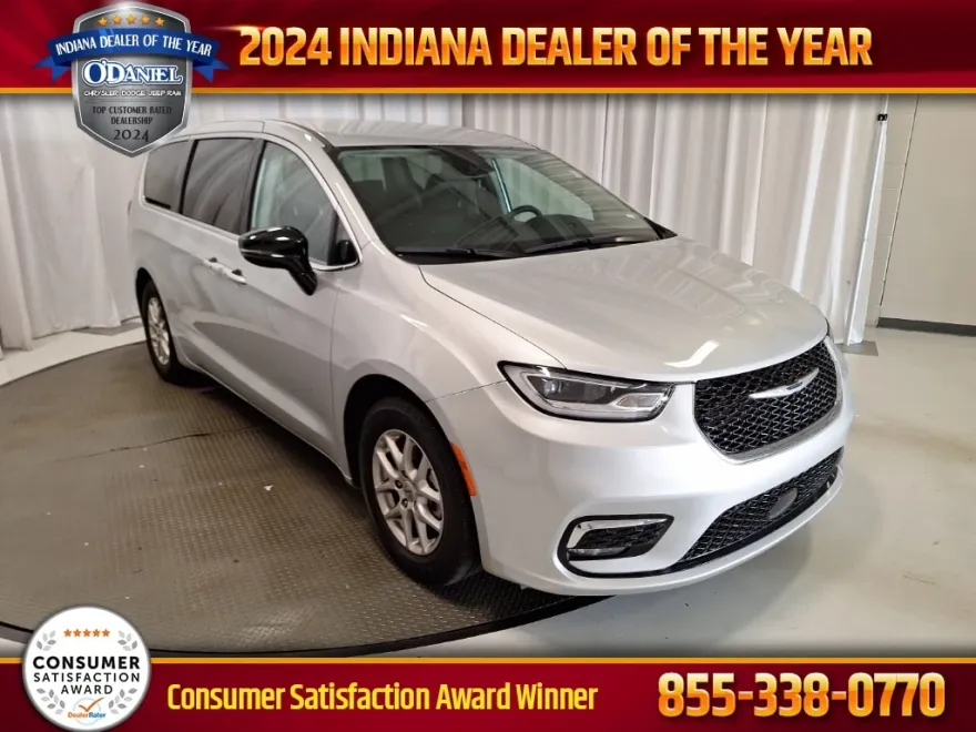 2024 Chrysler Pacifica Touring L photo 1