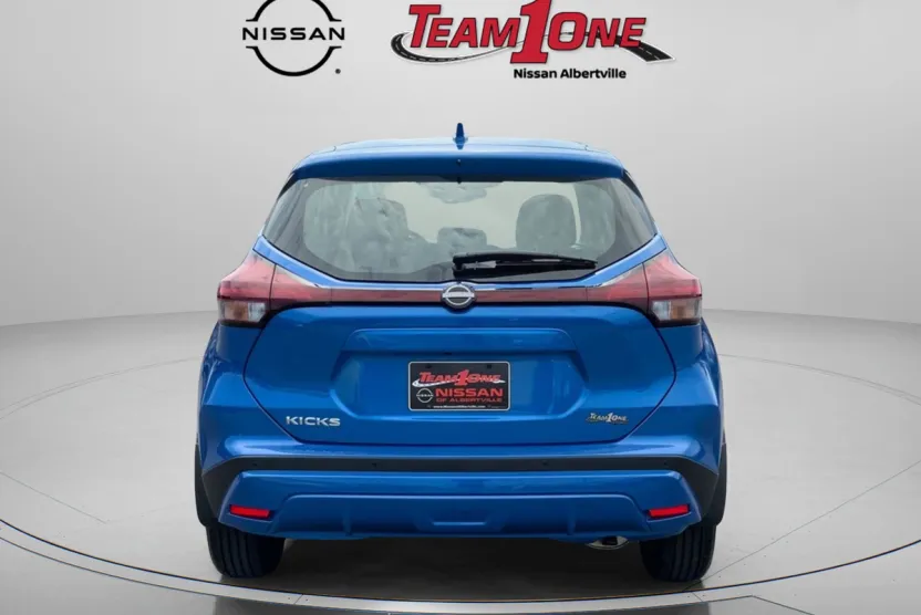 2025 Nissan Kicks Play S photo 1