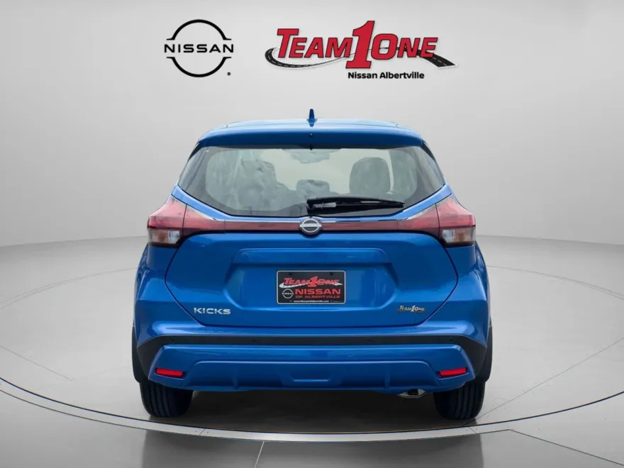 2025 Nissan Kicks Play S photo 1