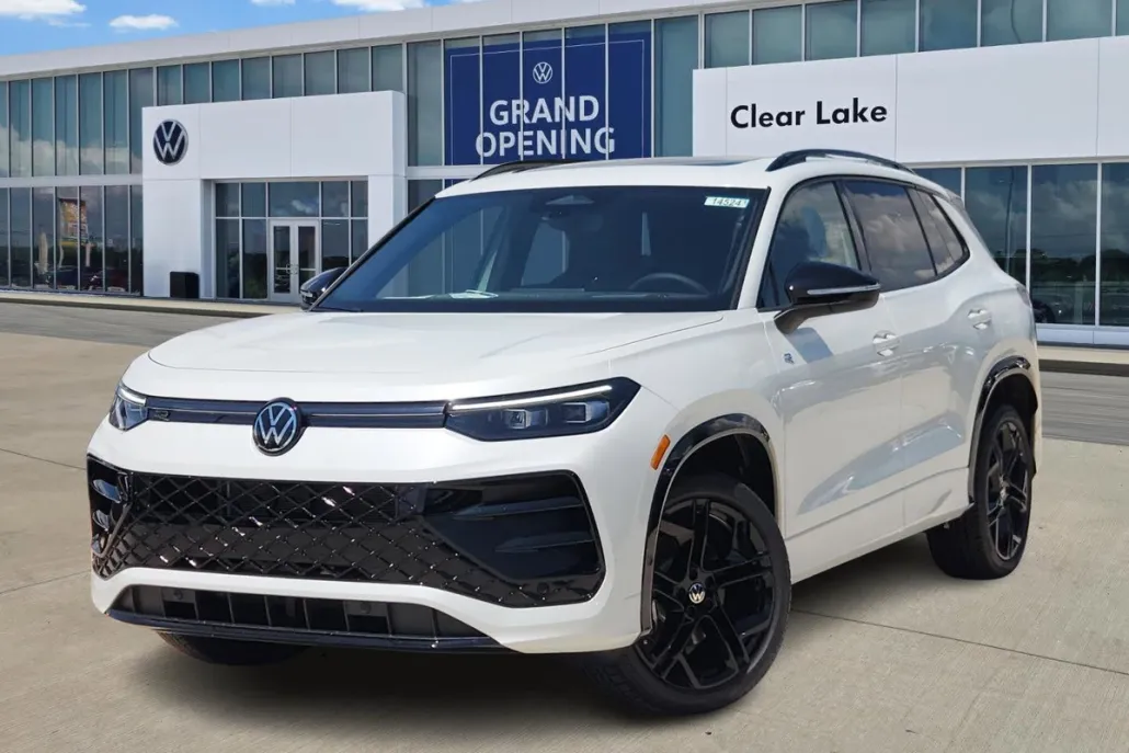 2025 Volkswagen Tiguan SE R-Line Black photo 1