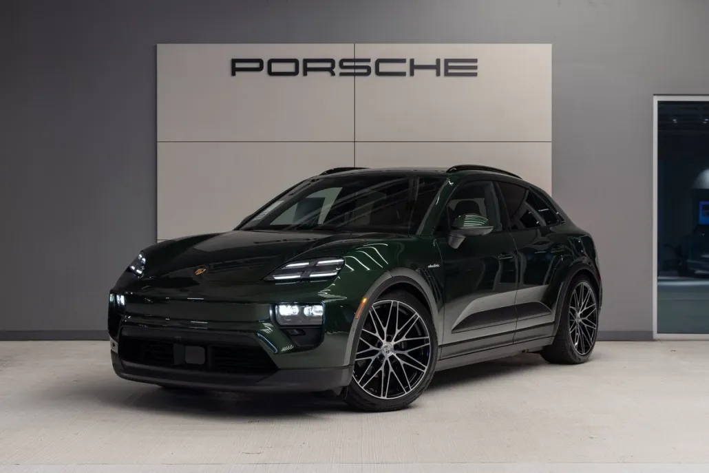 2025 Porsche Macan Electric photo 1