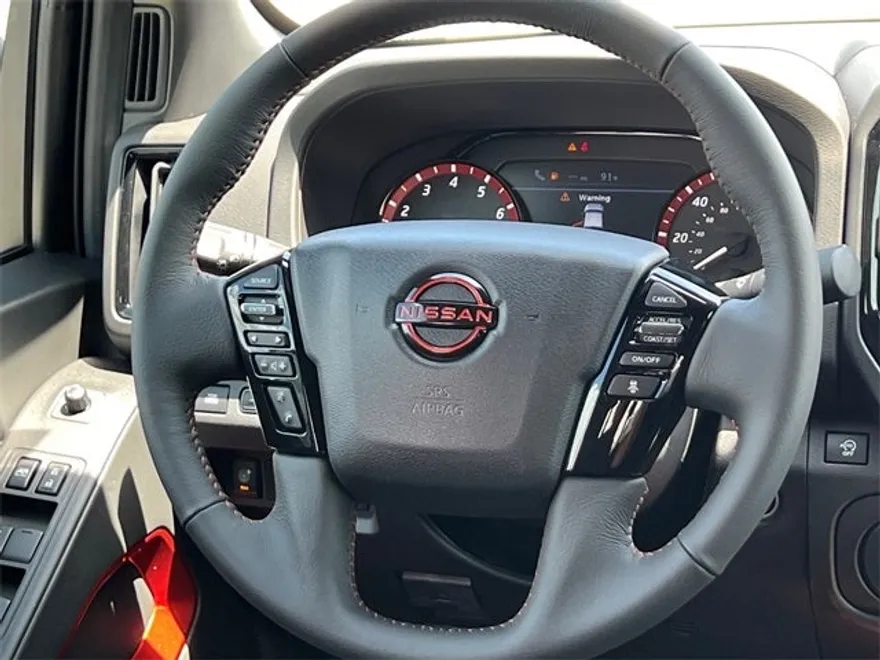 2025 Nissan Frontier PRO-X photo 11