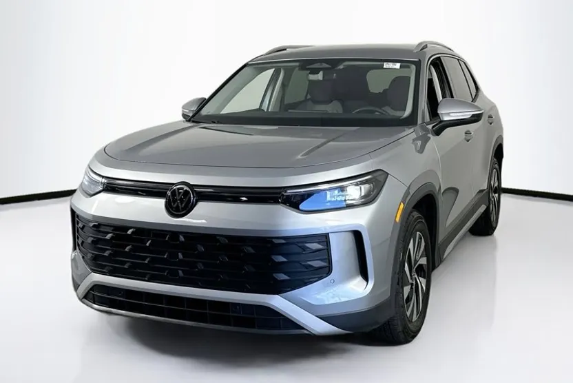 2025 Volkswagen Tiguan S photo 1