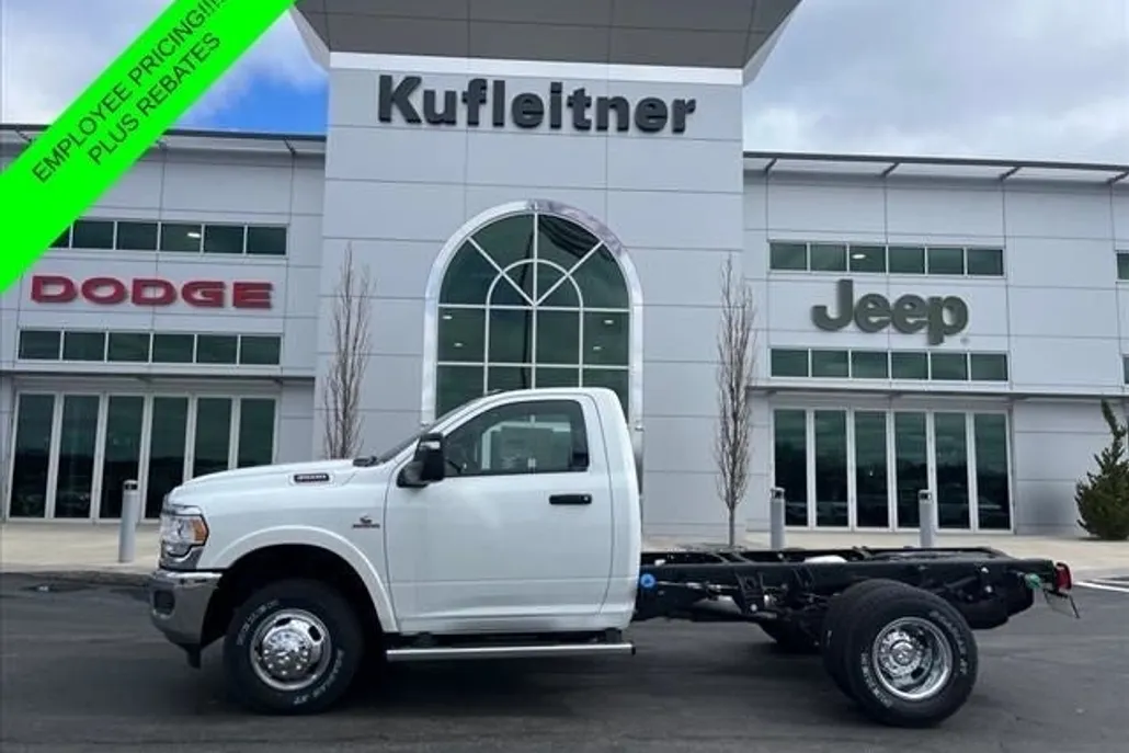 2024 Ram 3500 Tradesman photo 1