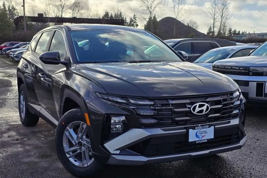 2025 Hyundai Tucson SE photo 1