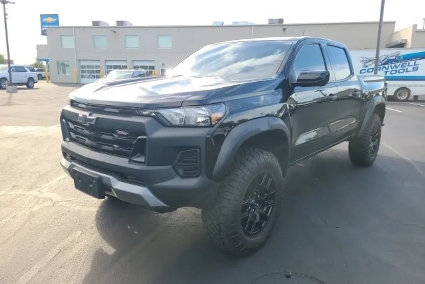 2023 Chevrolet Colorado Trail Boss photo 1