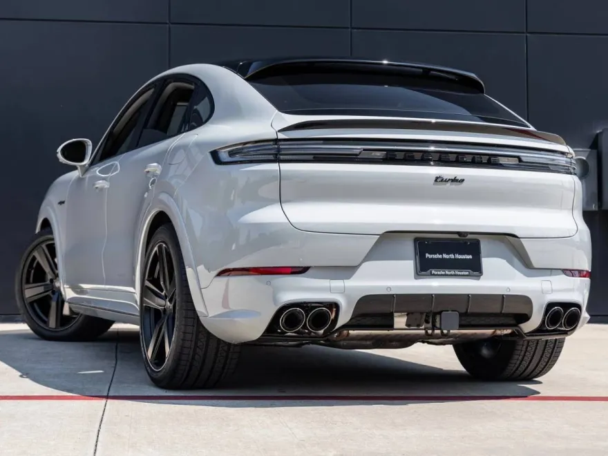 2025 Porsche Cayenne Turbo E-Hybrid Coupe photo 1