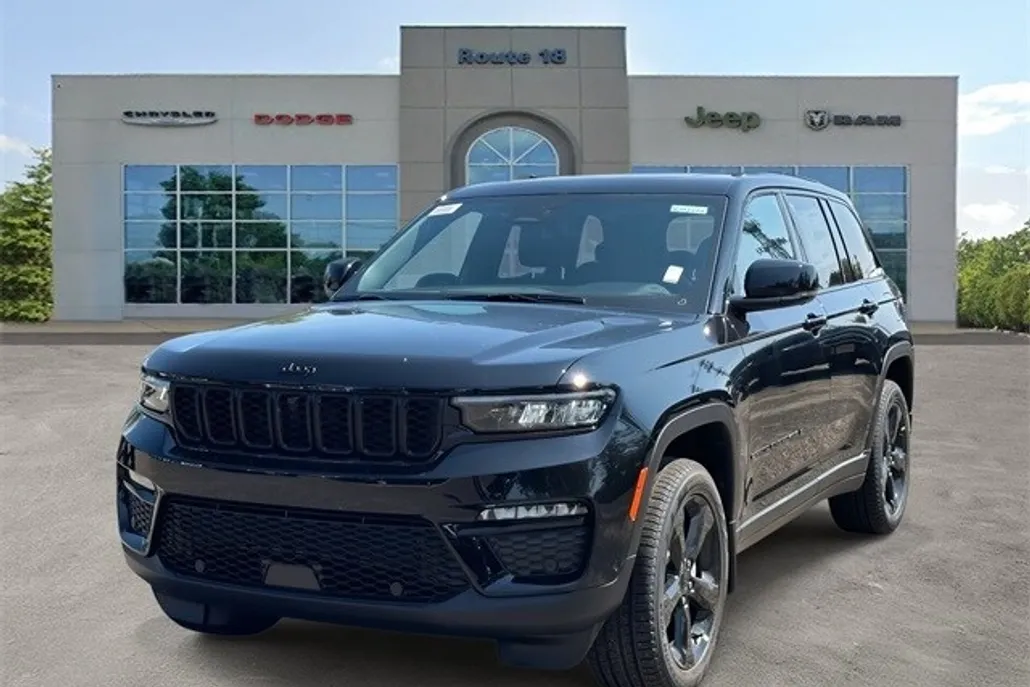 2025 Jeep Grand Cherokee Limited Sport photo 1