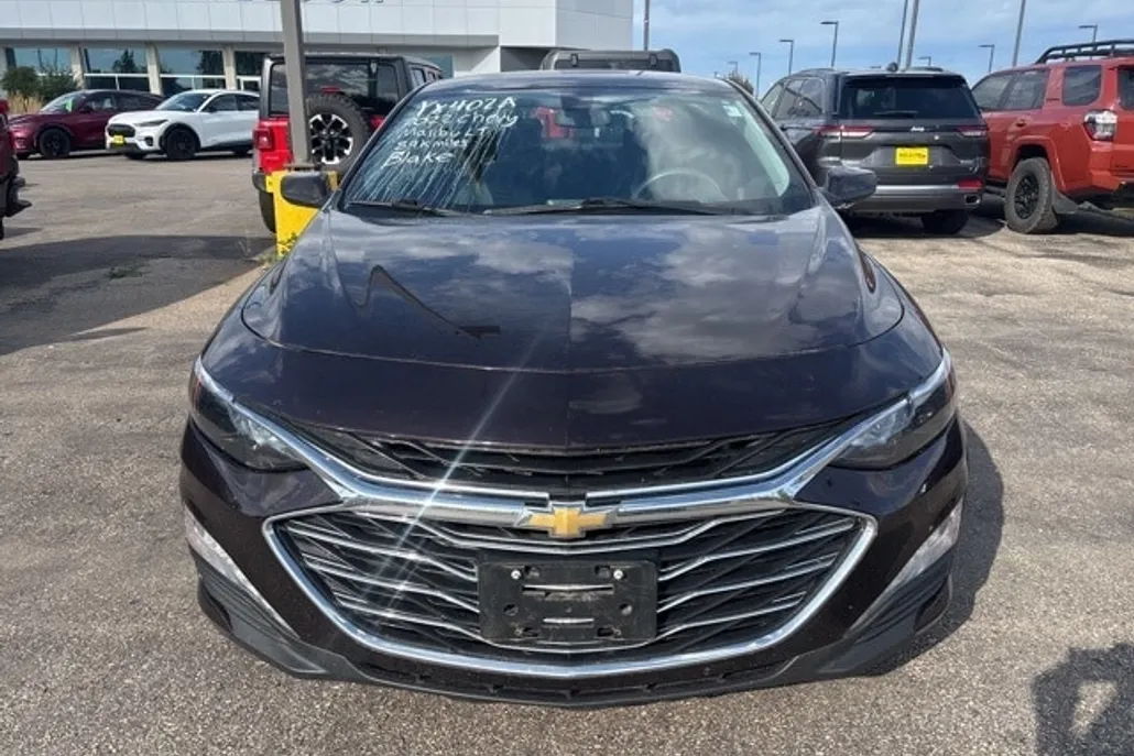 2021 Chevrolet Malibu 1LT photo 1