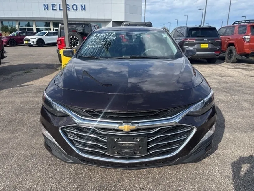 2021 Chevrolet Malibu 1LT photo 1