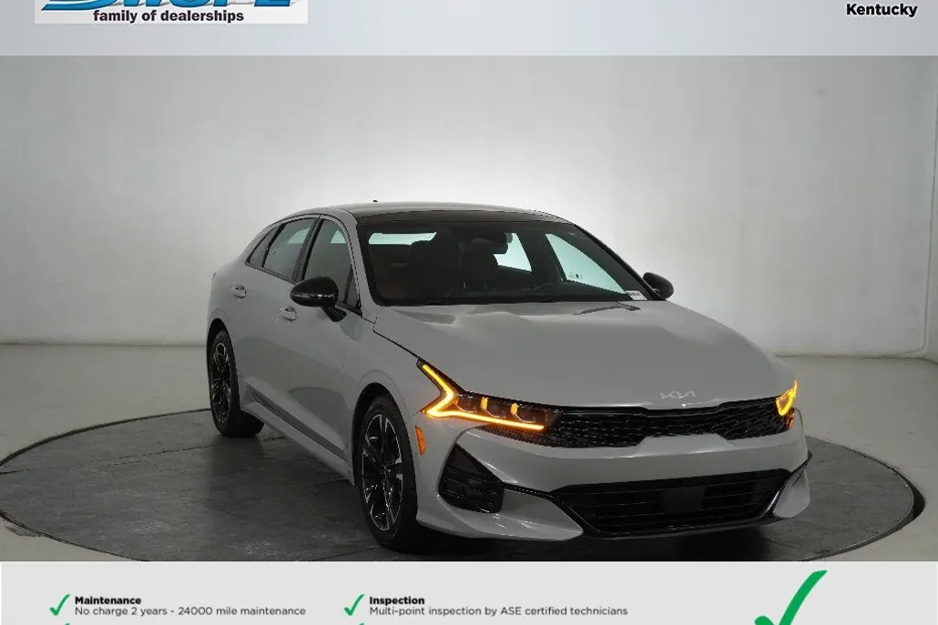2023 Kia K5 GT-Line photo 1