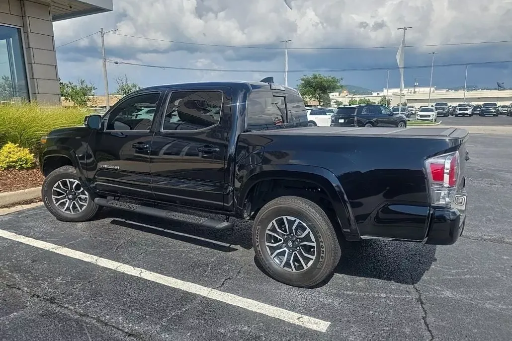 2023 Toyota Tacoma SR5 V6 photo 1
