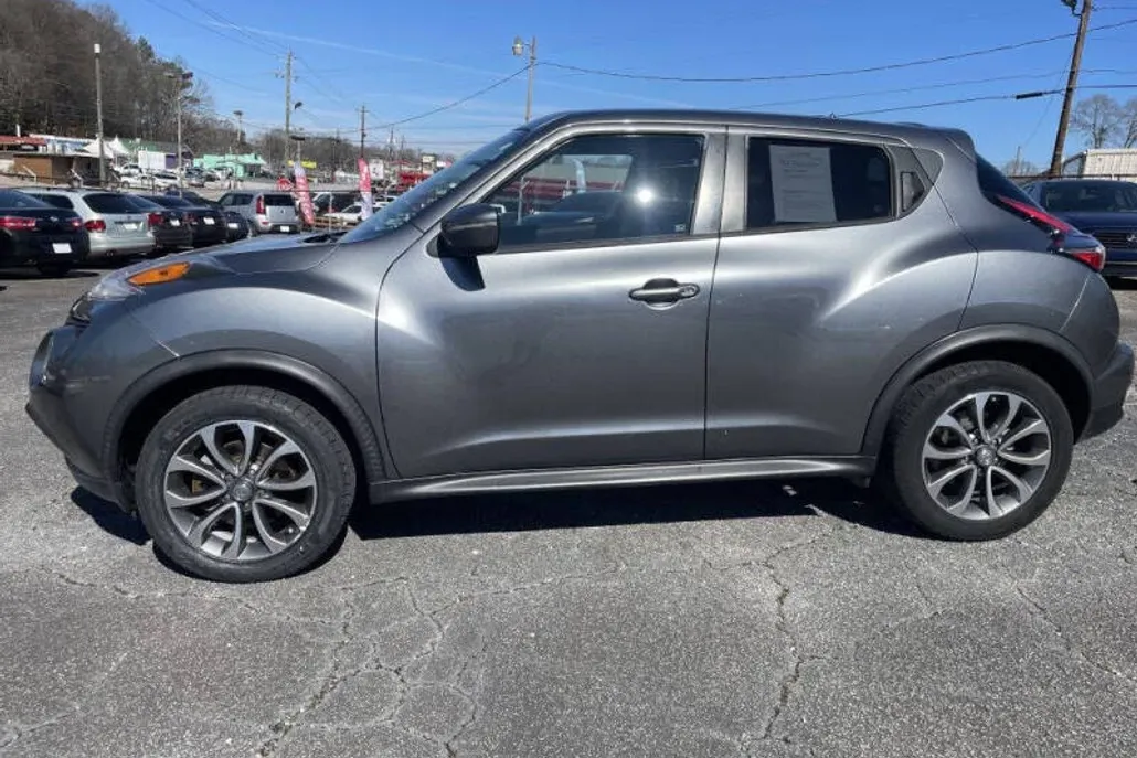 2017 Nissan Juke S photo 1