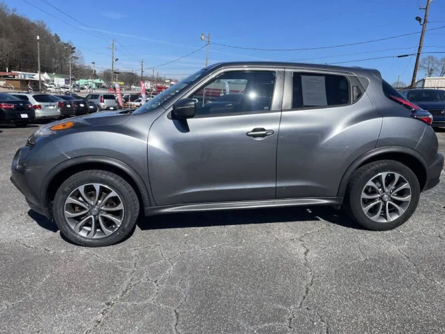2017 Nissan Juke S photo 1