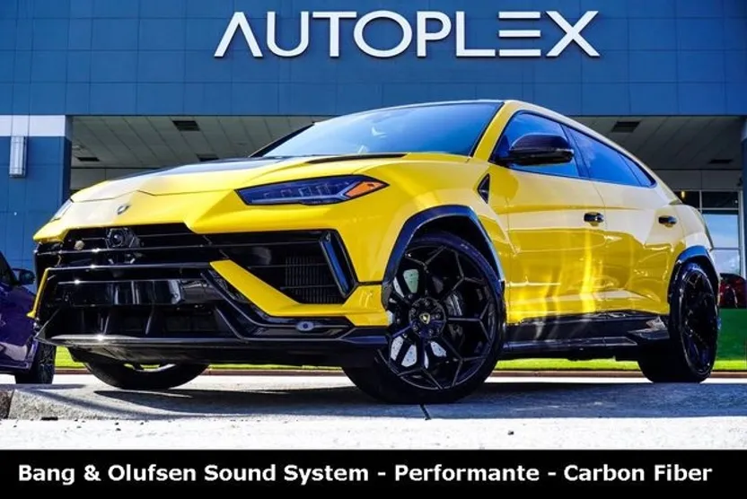 2023 Lamborghini Urus Performante photo 1