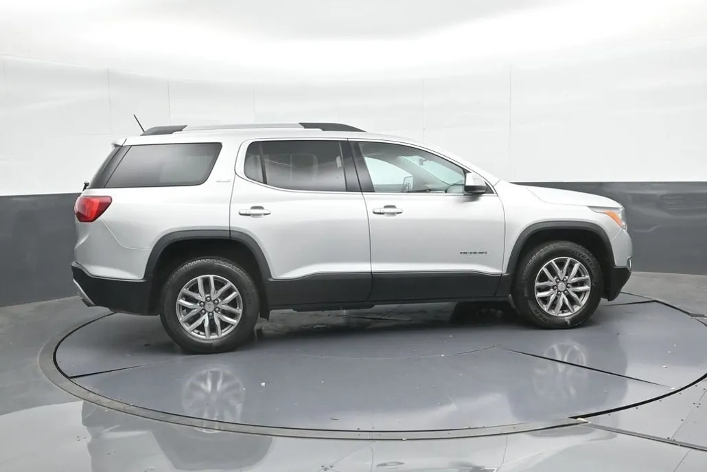 2019 Gmc Acadia SLE photo 1