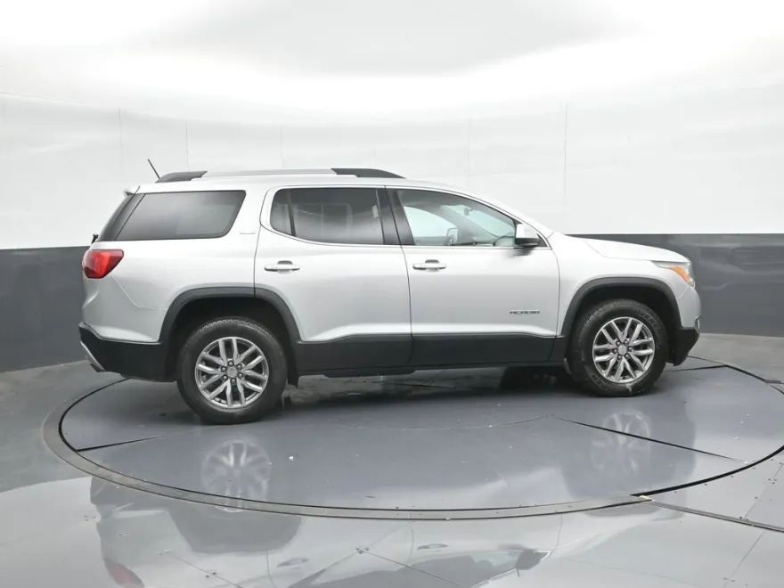 2019 Gmc Acadia SLE photo 1
