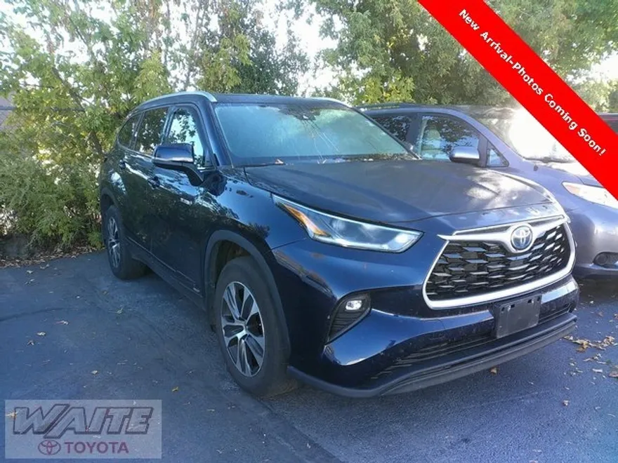 2021 Toyota Highlander Hybrid XLE photo 1