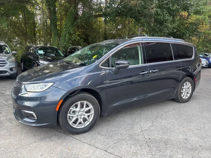 2021 Chrysler Pacifica Touring L photo 1