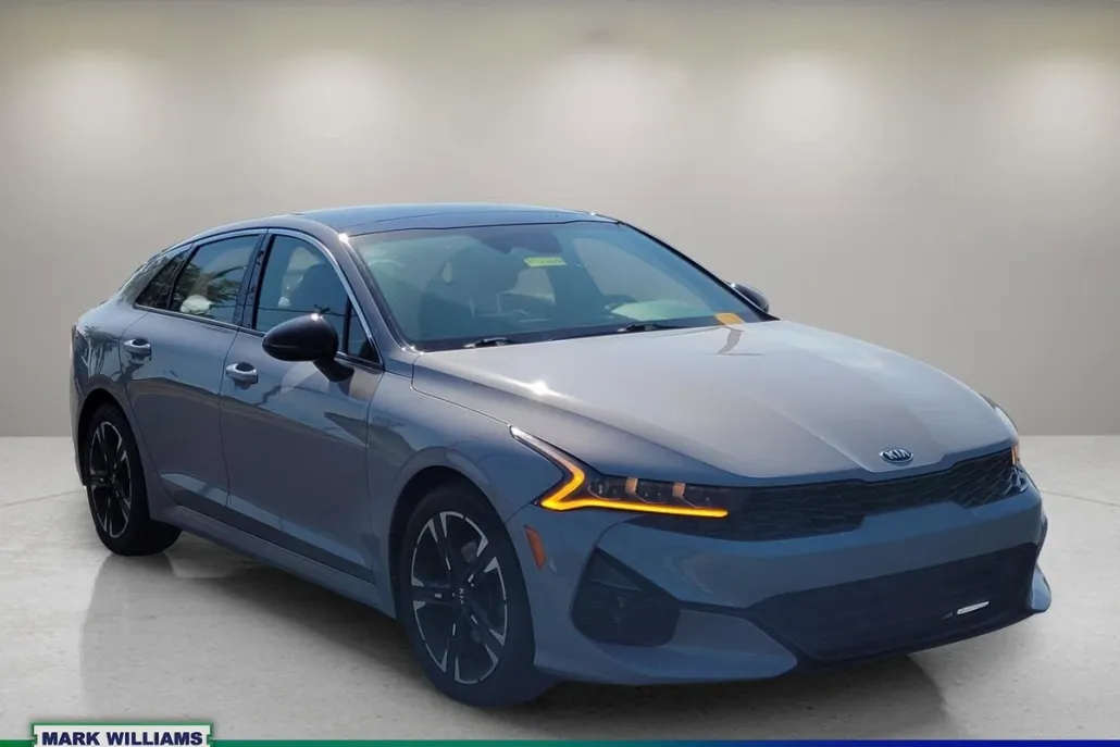 2021 Kia K5 GT-Line photo 1
