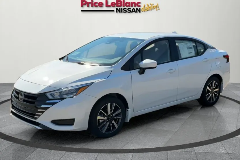 2025 Nissan Versa 1.6 SV photo 1