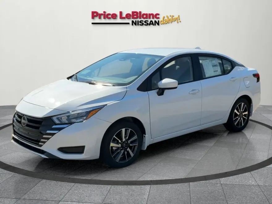 2025 Nissan Versa 1.6 SV photo 1