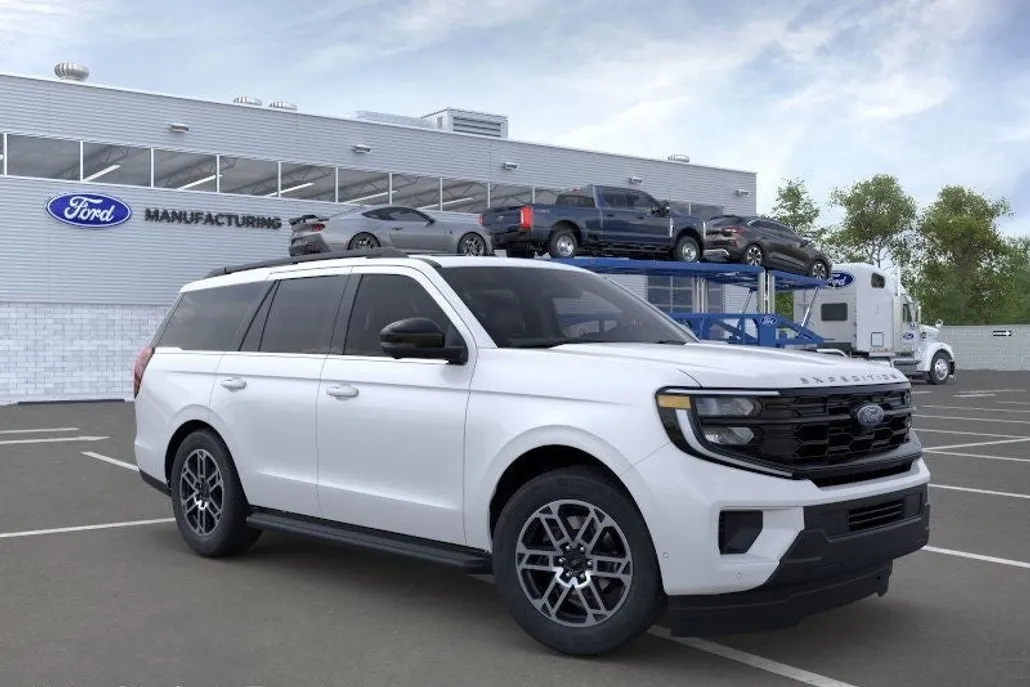 2025 Ford Expedition Base photo 1