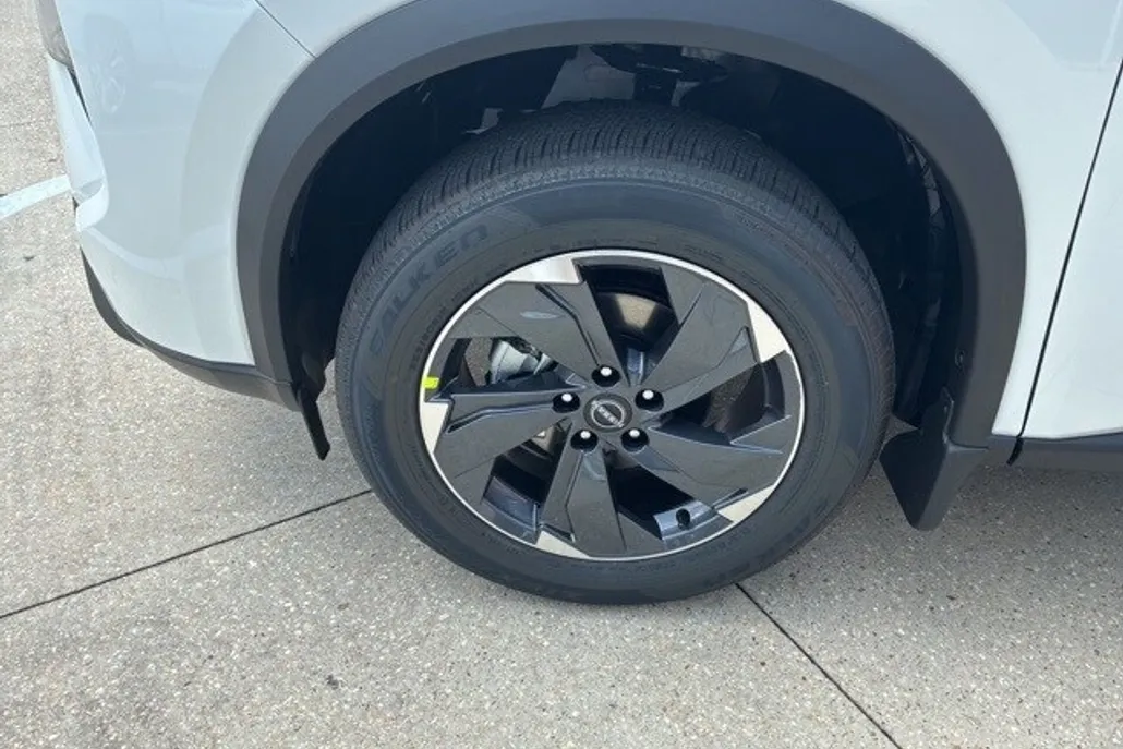 2026 Nissan Rogue SV photo 1