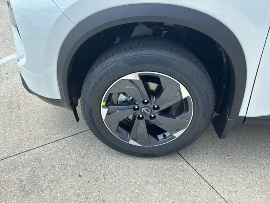 2026 Nissan Rogue SV photo 1