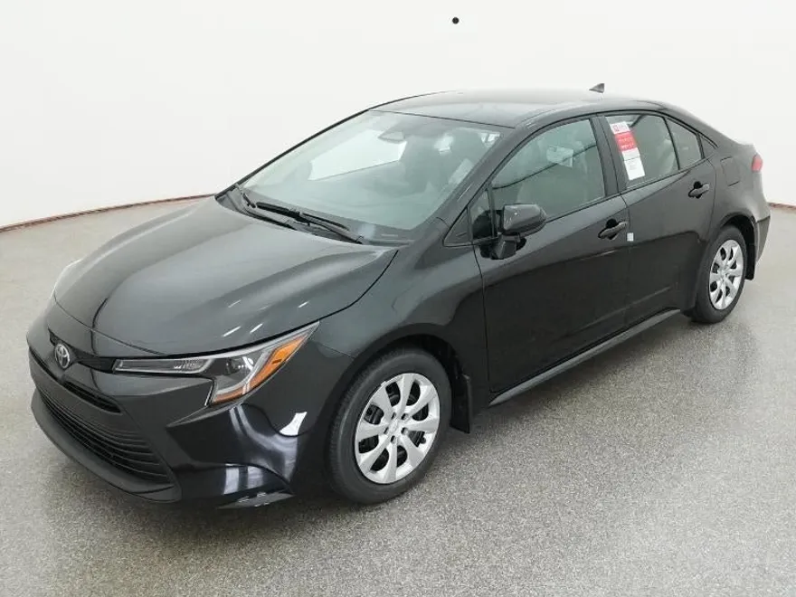 2026 Toyota Corolla LE photo 1