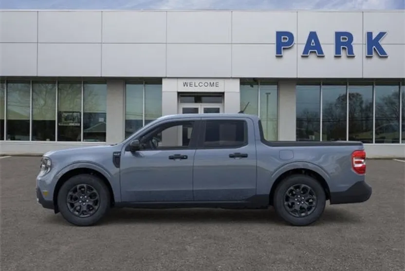 2025 Ford Maverick XLT photo 1