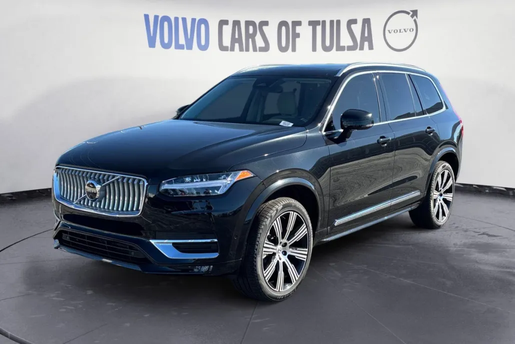 2025 Volvo XC90 B5 Plus photo 1