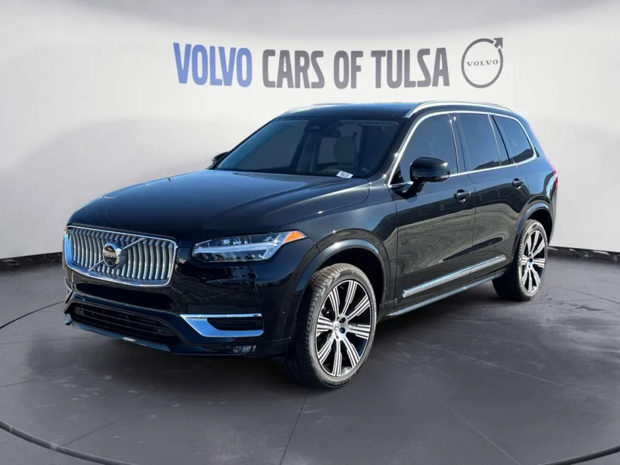 2025 Volvo XC90 B5 Plus photo 1