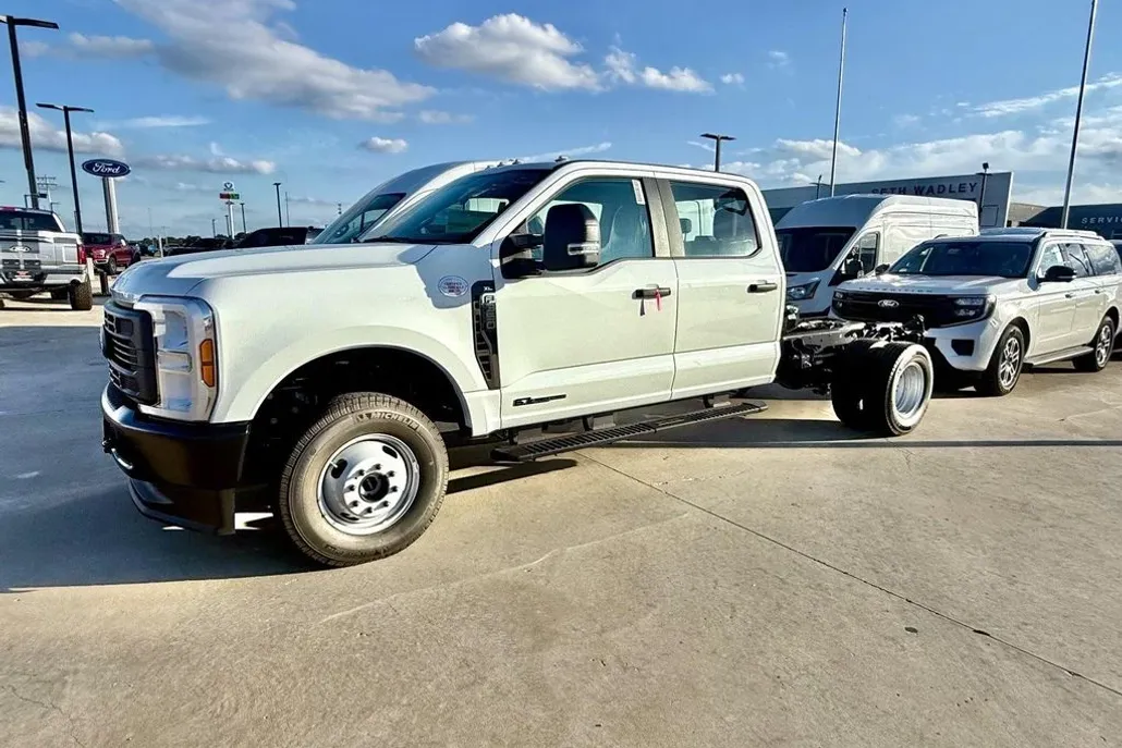 2026 Ford F-350 photo 1