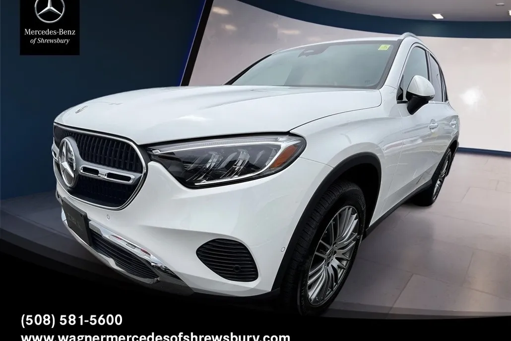 2025 Mercedes Benz GLC 300 photo 1