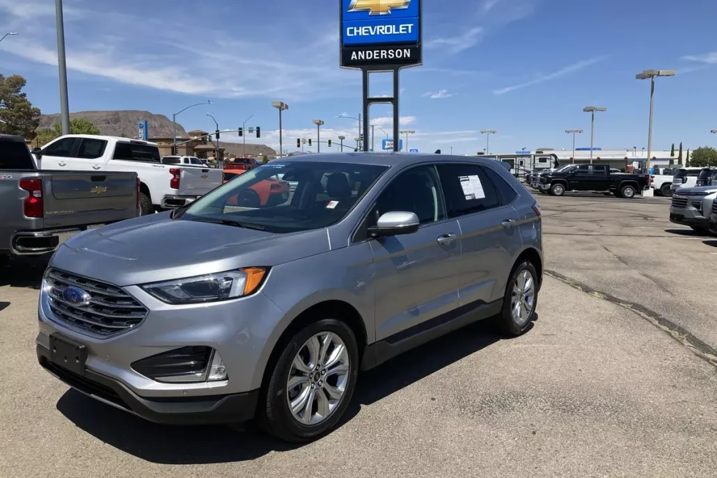 2024 Ford Edge Titanium photo 1